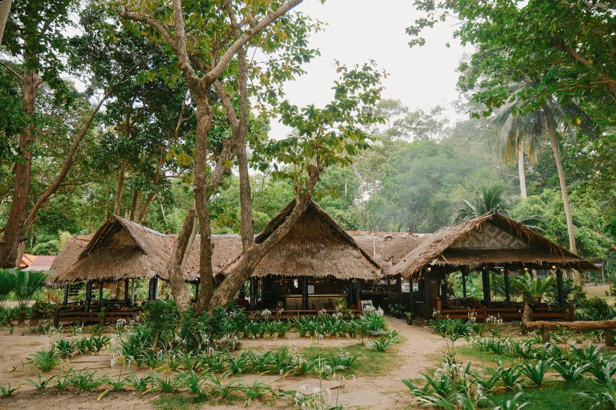 Joy Bungalow Resort And Restaurant Csum-sziget Kültér fotó