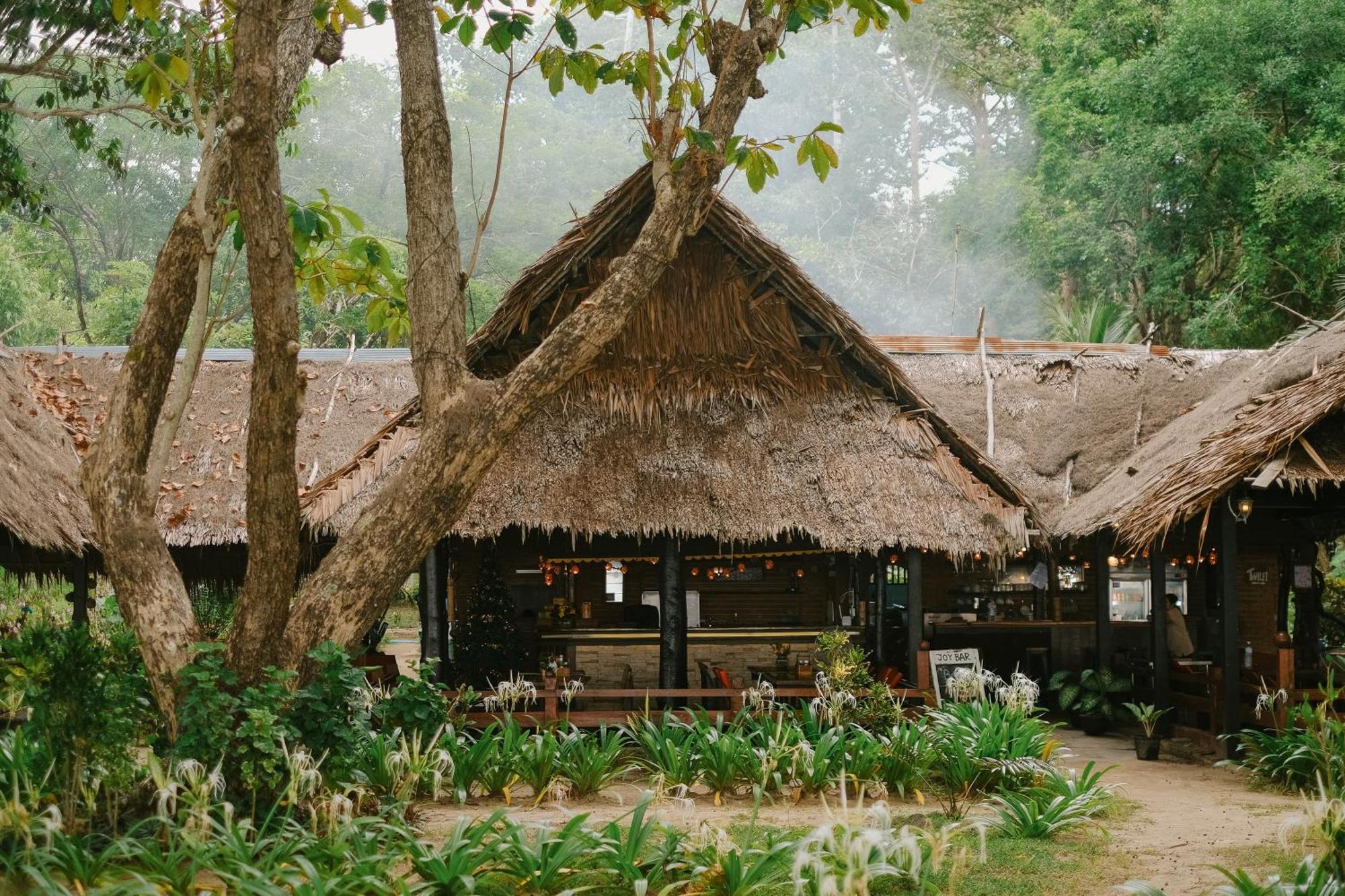 Joy Bungalow Resort And Restaurant Csum-sziget Kültér fotó