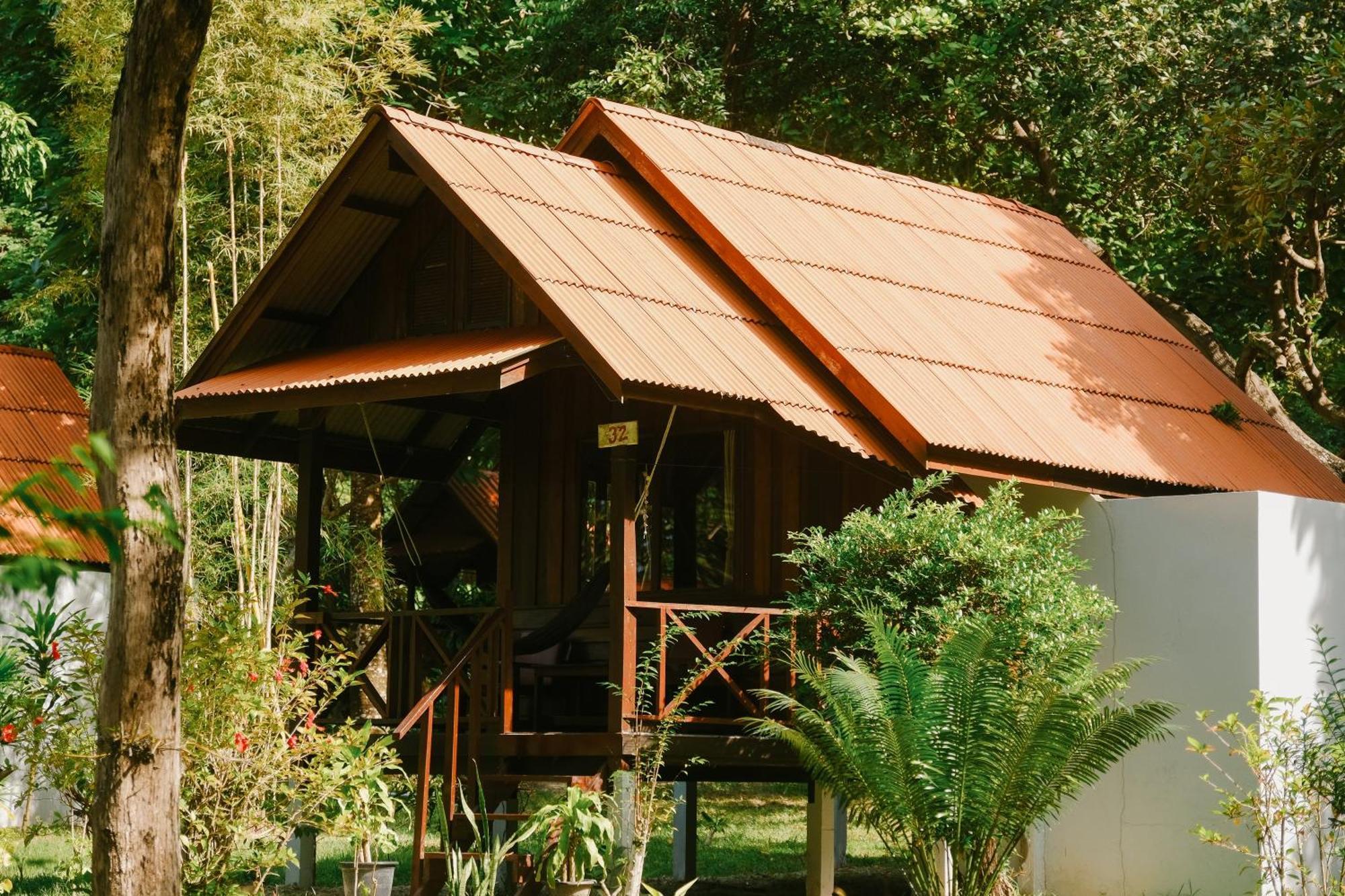 Joy Bungalow Resort And Restaurant Csum-sziget Kültér fotó