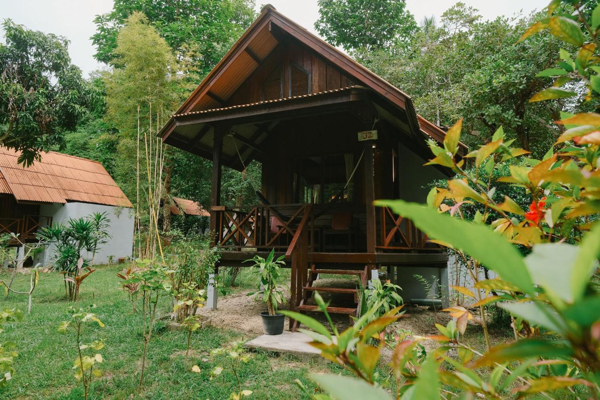 Joy Bungalow Resort And Restaurant Csum-sziget Kültér fotó